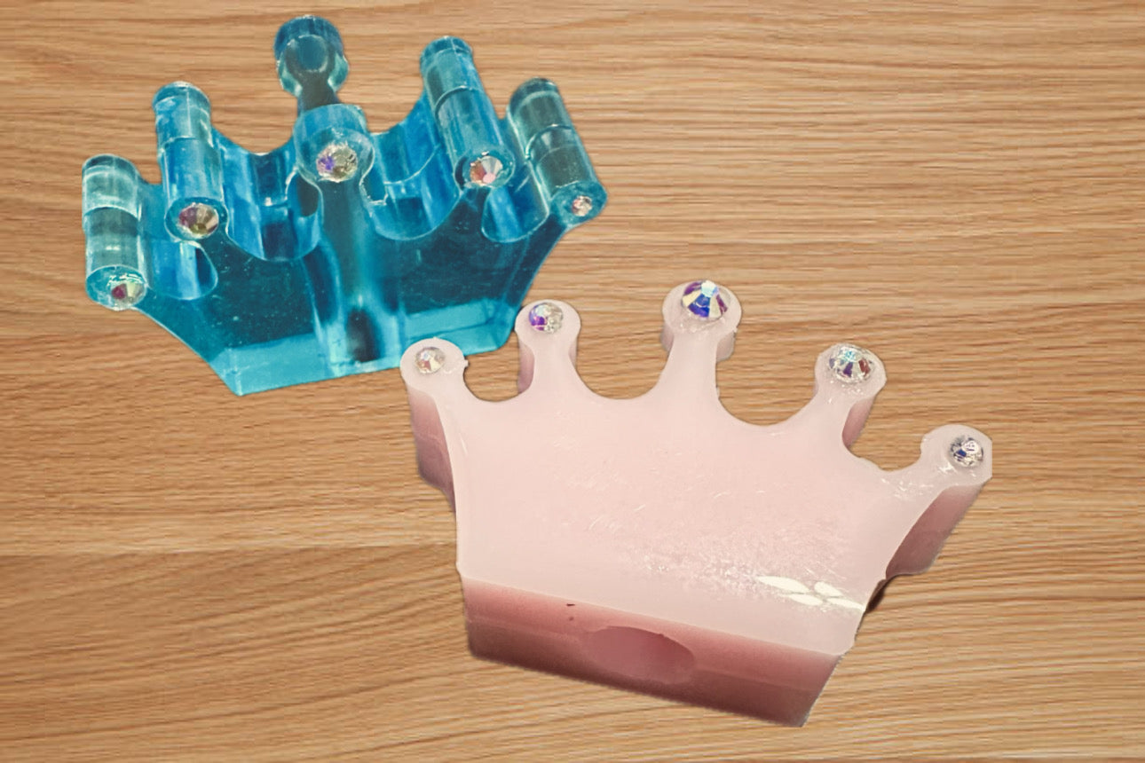 Diamond Crown Straw Hugger