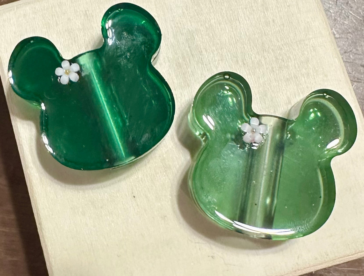 Flowered Bear Straw Hugger